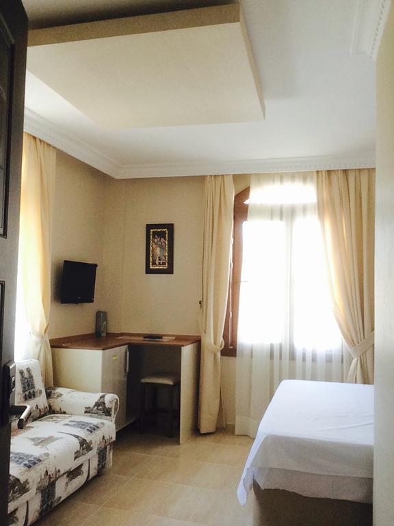 Golden Stone Butik Otel Çeşme الغرفة الصورة