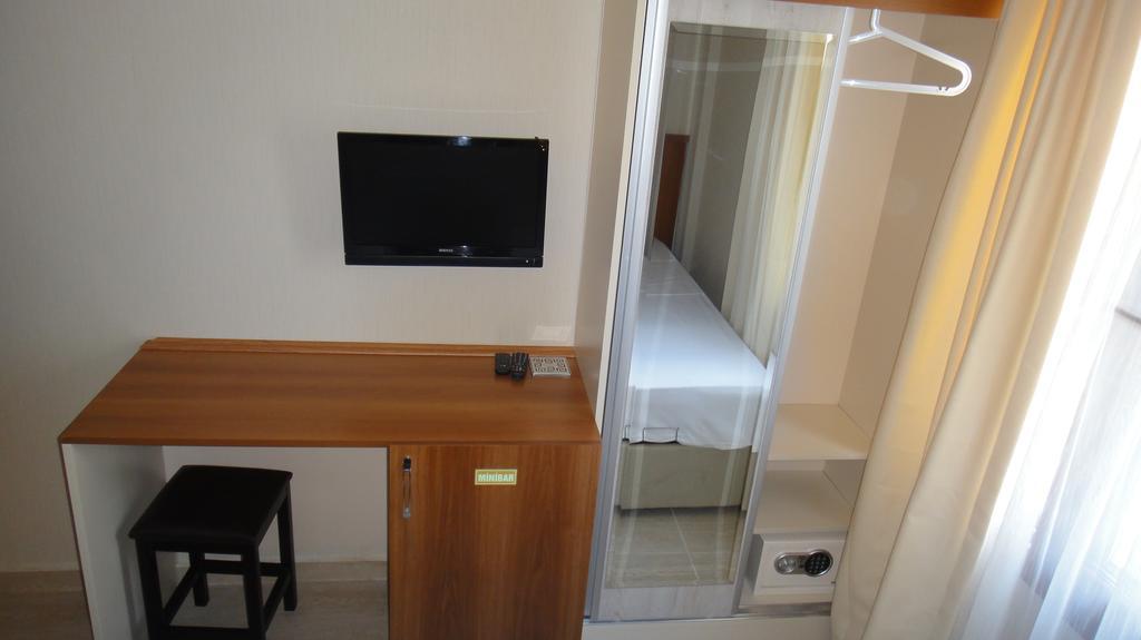 Golden Stone Butik Otel Çeşme الغرفة الصورة